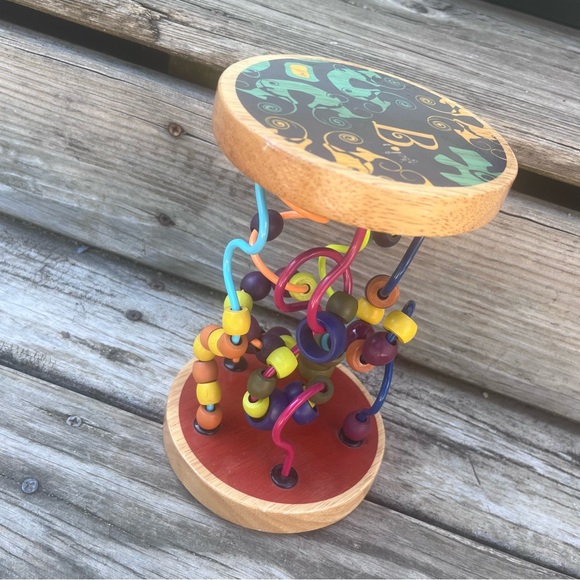 BATTAT B WOOD MULTICOLOR LOOPTY LOO BEAD MAZE TOY - Picture 3 of 6